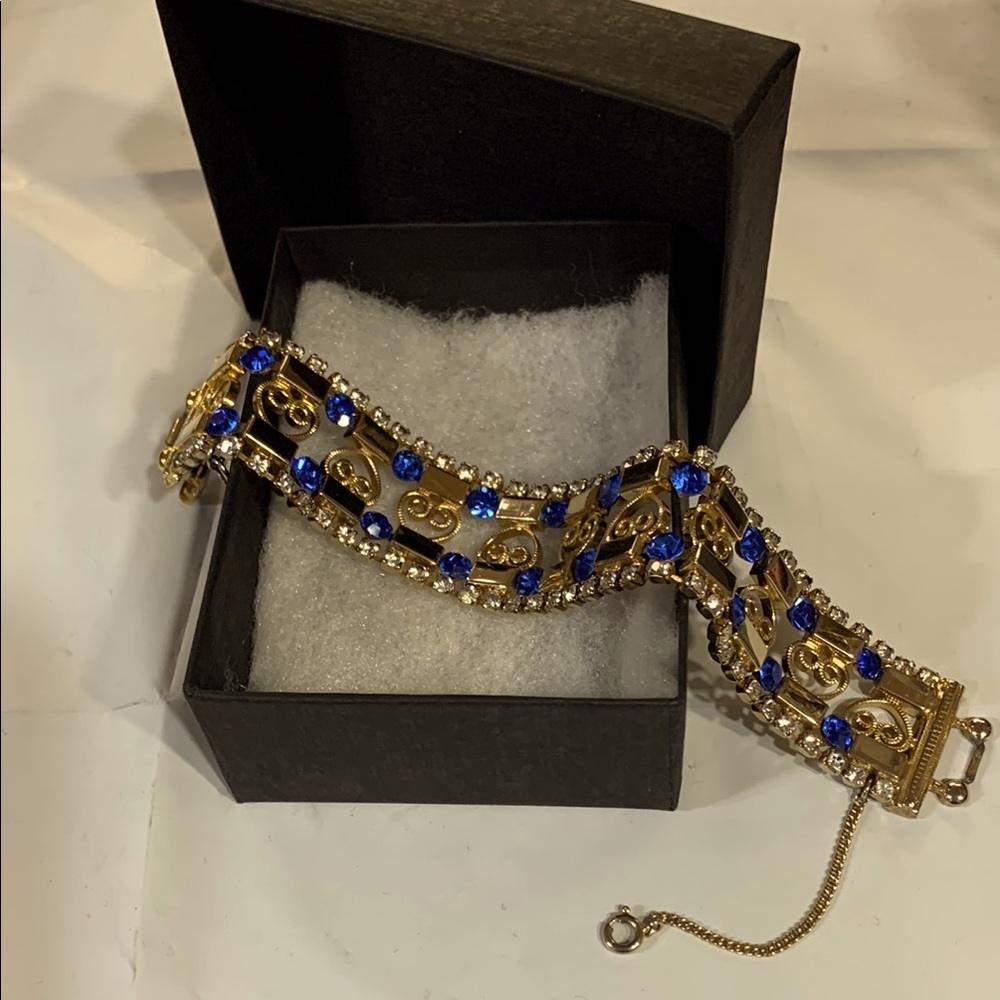 Vintage Juliana style Gold plate blue rhinestone Bracelet with safety chain #214